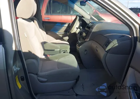 2009 Toyota Sienna Le z USA, uszkodzony, nr VIN 5TDZK23C09S260508